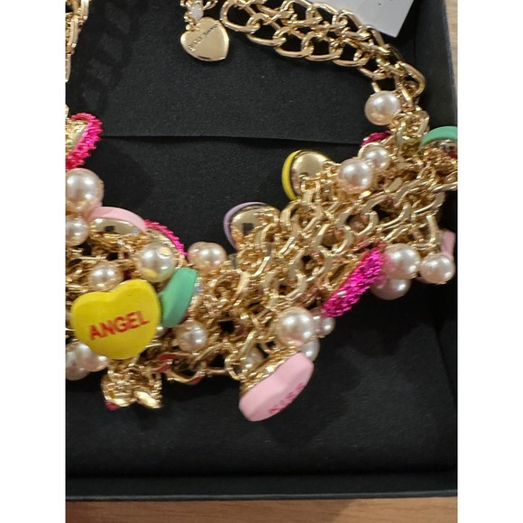 Betsy Johnson Conversation Heart Charm Necklace Gold Tone Pearls Pink - Picture 3 of 7